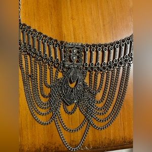 Silver tone necklace